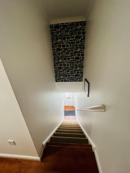 Lovely Entire 2 Bedroom Apartment 모니페스 외부 사진
